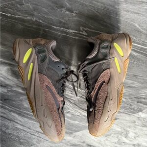 Adidas Yeezy Boost 700 V2 Mauve